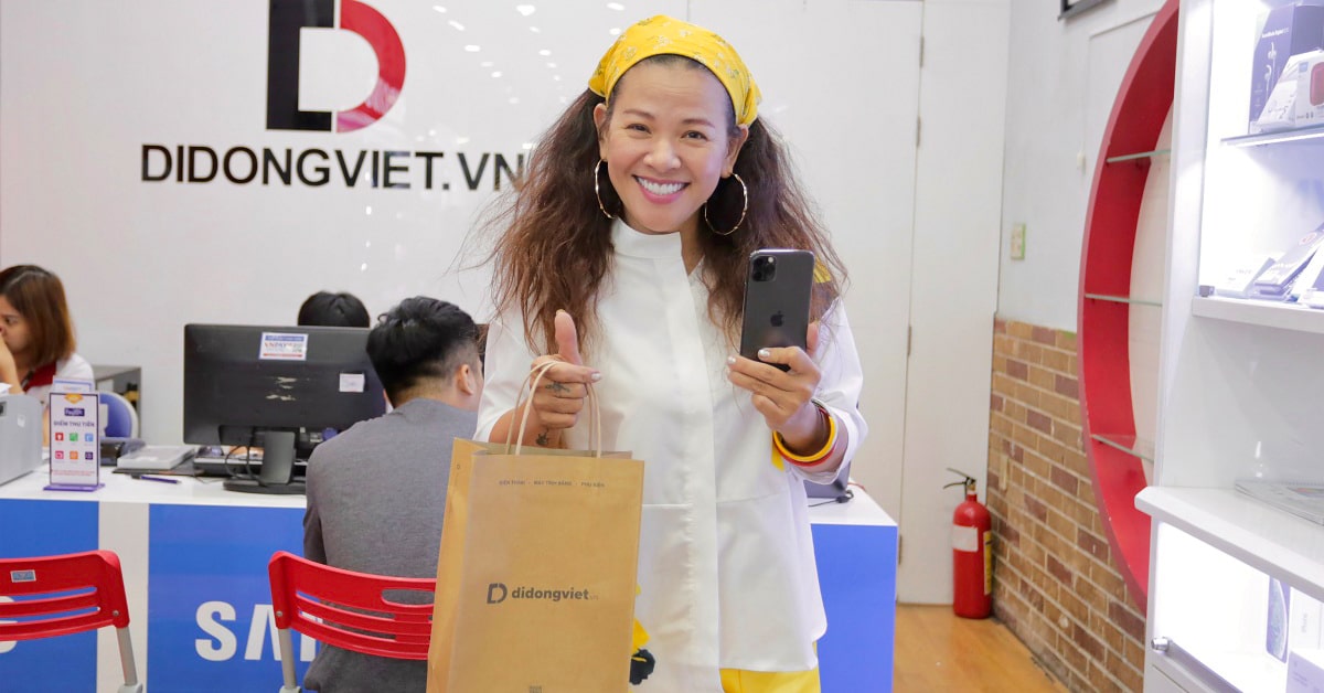 Ca sĩ Thanh Hoa chọn mua iPhone 11 Pro Max tại Di Động Việt