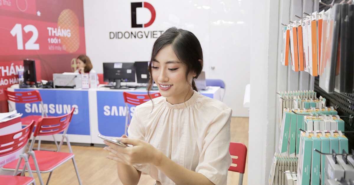 Hoa hậu Lương Thùy Linh tin tưởng lên đời iPhone 11 Pro Max tại Di Động Việt