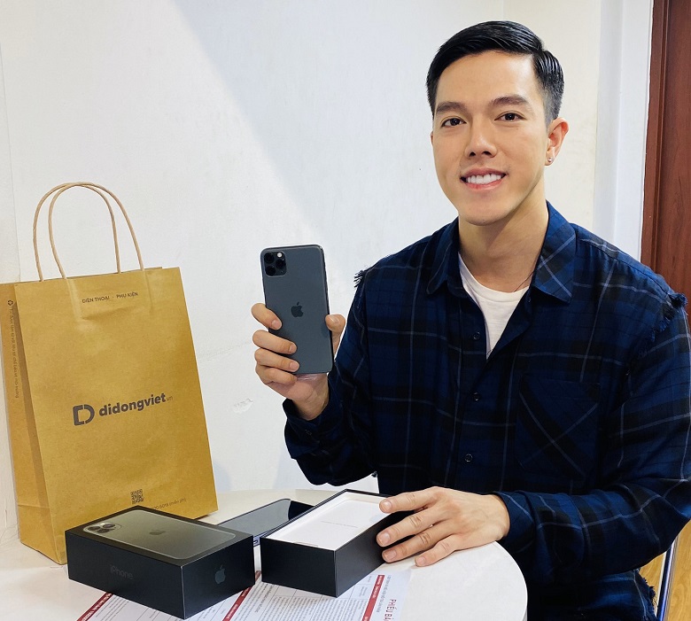 Ca sĩ Nguyễn Minh Châu lên đời iPhone 11 Pro Max tại Di Động Việt