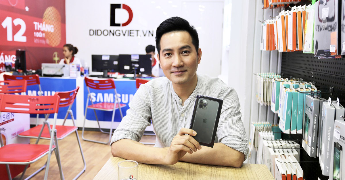 Ca sĩ Nguyễn Phi Hùng Trade-In thu cũ lên đời iPhone 11 Pro Max Midnight Green tại Di Động Việt