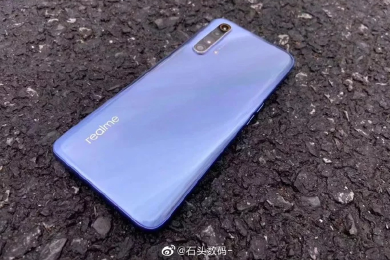 Realme X50 5G lộ ảnh thực tế với 4 camera sau, hỗ trợ sạc nhanh 30W