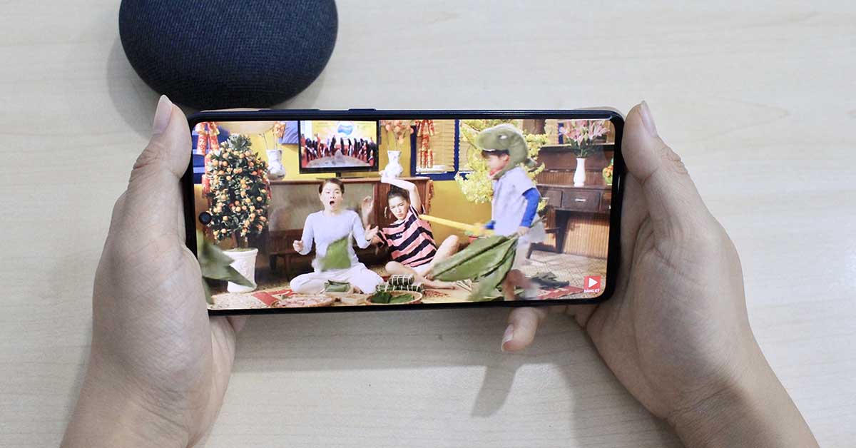 Trên tay Galaxy A71 tại Di Động Việt: Bỏng hết cả bàn tay