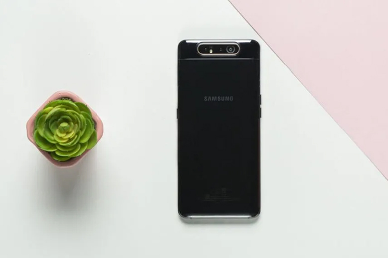 Đánh giá Samsung Galaxy A80: Mạnh mẽ, camera xoay lật độc đáo