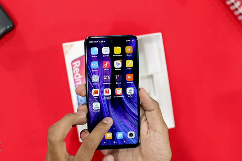 Kích thước Note 9 Pro hơi khó cầm bằng tay