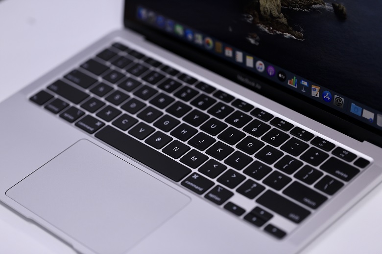 Sự nâng cấp tốt nhất trên Macbook Air năm nay là về bàn phím