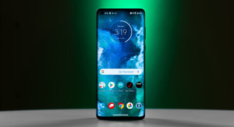 Trên tay Motorola Edge+: Màn hình Endless Edge, chip Snapdragon 865, hỗ trợ 5G Trên tay Motorola Edge+: Màn hình Endless Edge, chip Snapdragon 865, hỗ trợ 5G