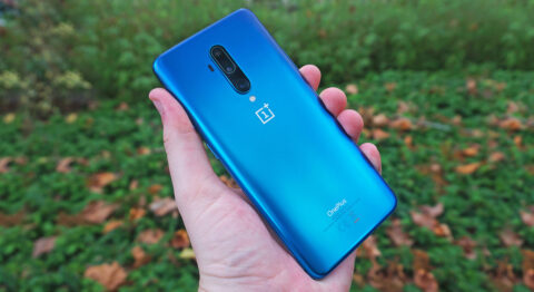 Trên tay OnePlus 8 Pro: Màn 120Hz, chip Snapdragon 865, 4 camera, sạc không dây 30W