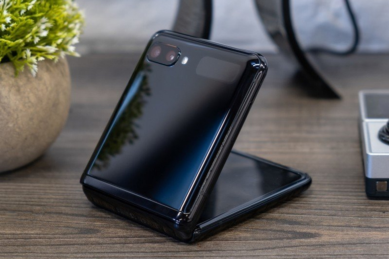 Galaxy Z Flip 5G được cho là có số model SM-F707