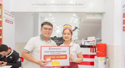 khách mua phụ kiện trúng vàng