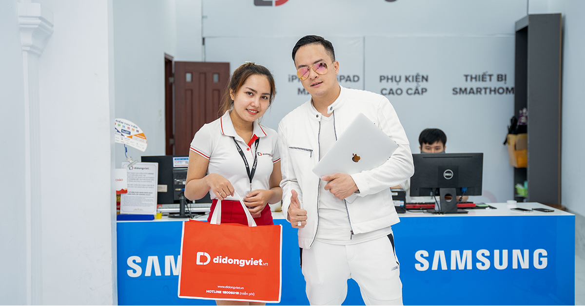 Ca sĩ Cao Thái Sơn Trade-in lên đời Macbook Air 2020 tại Di Động Việt