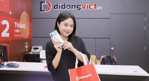 Ca sĩ Thái Trinh Trade – In lên đời Galaxy Note 10 Plus tại Di Động Việt