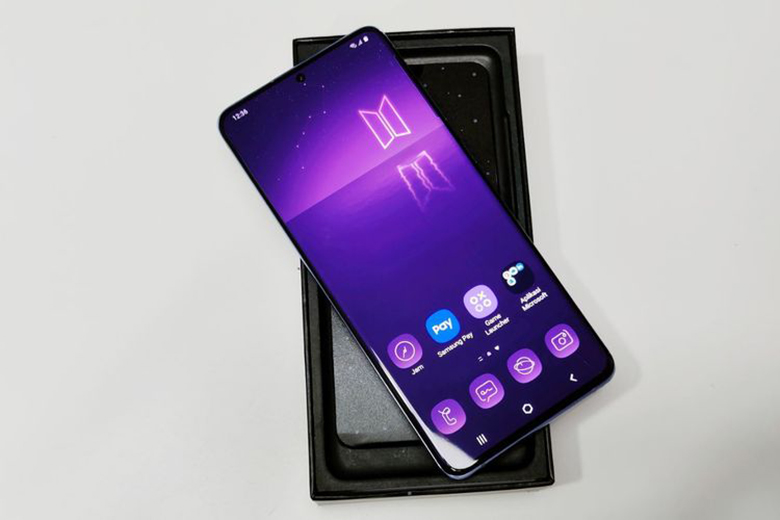 50+ Best Galaxy Note 20, Note 10 Plus wallpapers for Infinity O display in  2020 - Smartprix.com