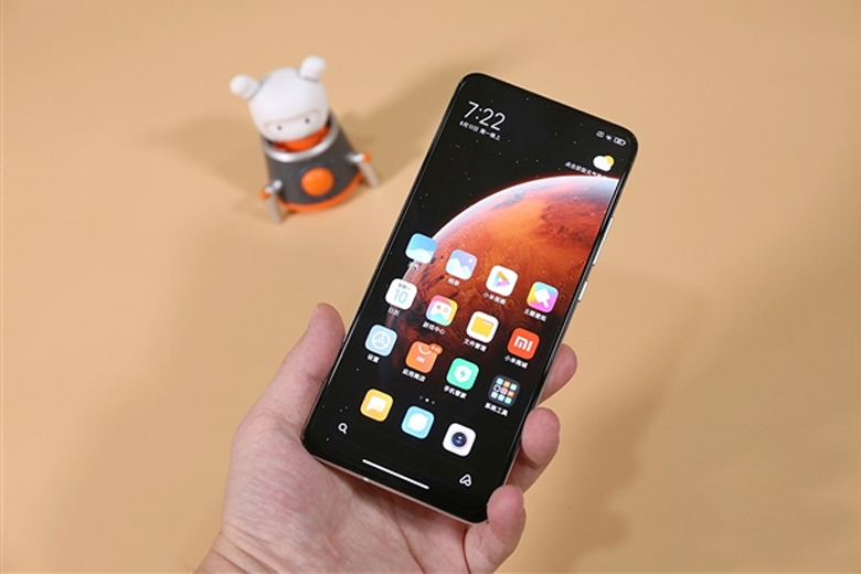 Redmi K30 Ultra được trang bị màn hình AMOLED