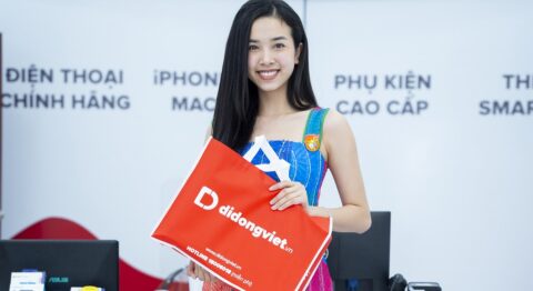Á Hậu Thúy An Trade-in thu cũ đổi mới Macbook 2020 tại Di Động Việt