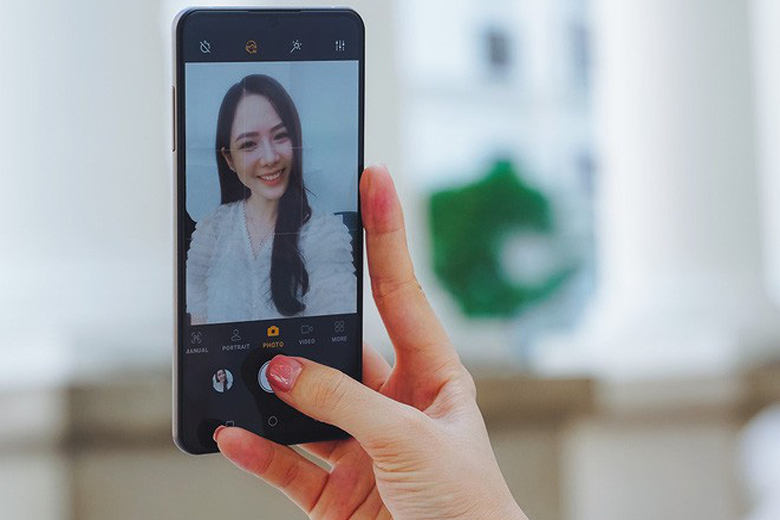 Vsmart Aris 5G là điện thoại đáng mong chờ nhất tại Việt Nam selfie