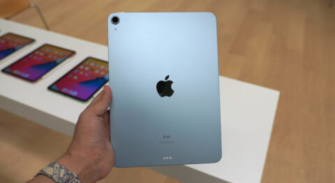 Trên tay nhanh iPad Air 4: Thiết kế mới, TouchID tích hợp trong phím nguồn