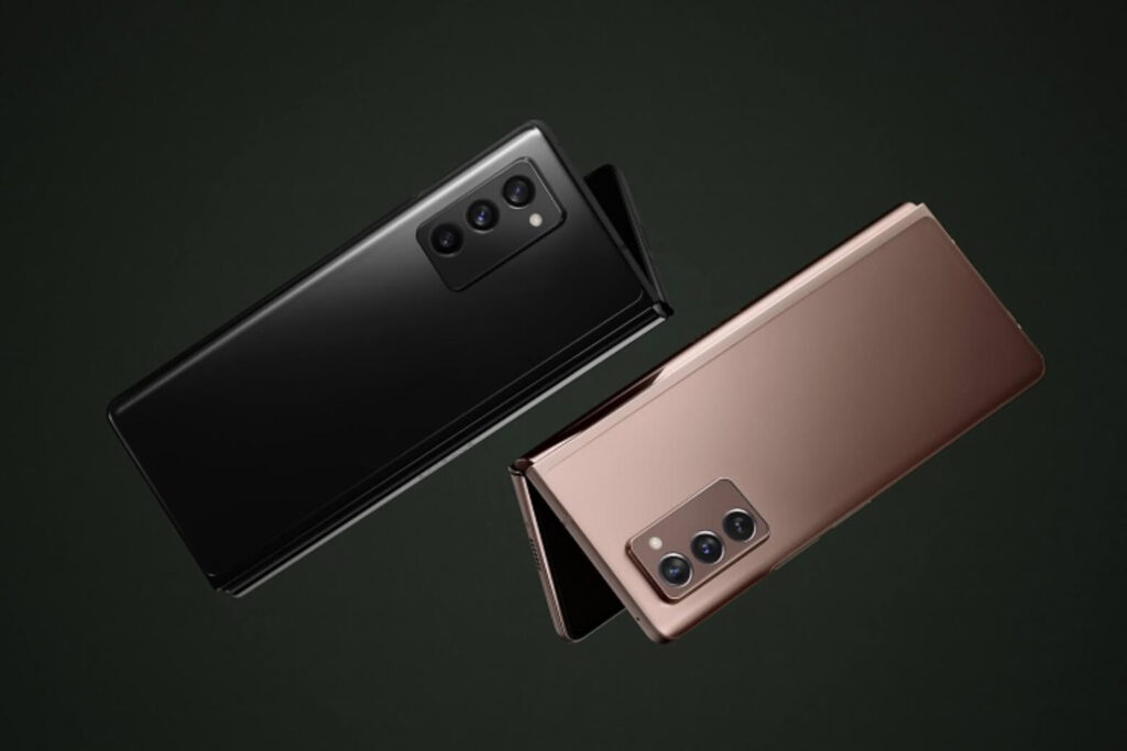 Trên tay Galaxy Z Fold2: Thiết kế bền bỉ, khắc phục mọi điểm yếu của thế hệ trước 7 Galaxy Z Fold2 nâng cấp bản lề chắc chắn, linh hoạt và bền bỉ với khả năng gập mở lên đến 200.000 lần.