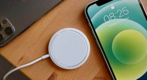 Apple cảnh báo sạc MagSafe có thể gây ra vết dính vòng tròn lên ốp lưng Sạc MagSafe