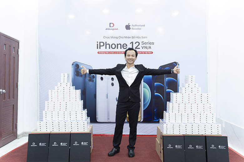 Sự kiện Di Động Việt mở bán iPhone 12
