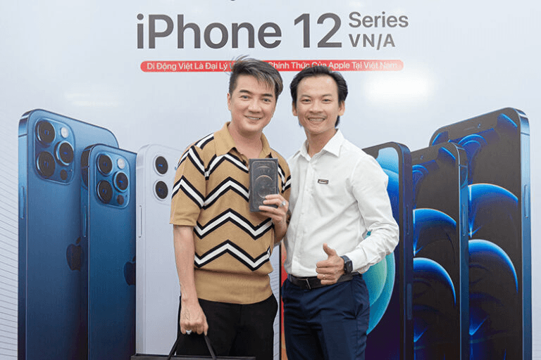 Đàm Vĩnh Hưng là một trong những người đầu tiên sở hữu iPhone 12 Pro Max tại Di Động Việt 6 clipboard image 1787797600