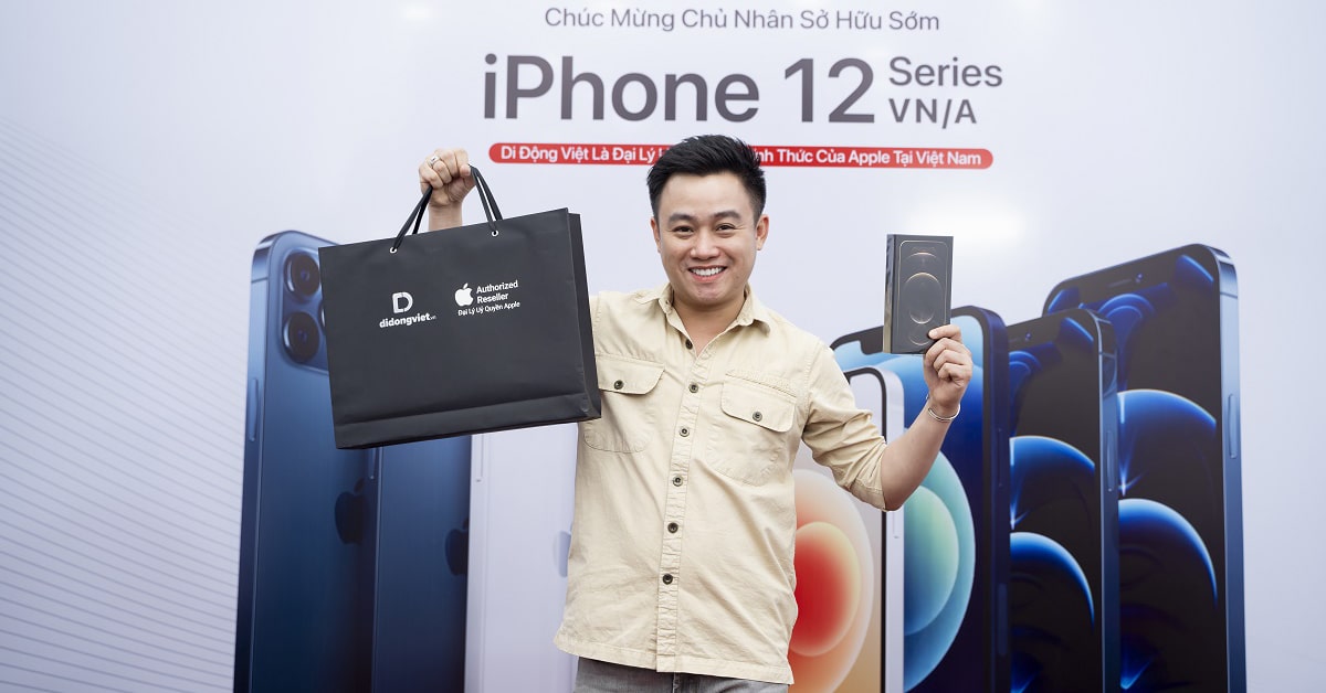 Diễn viên hài Hữu Tín đập hộp iPhone 12 Pro Max tại Di Động Việt
