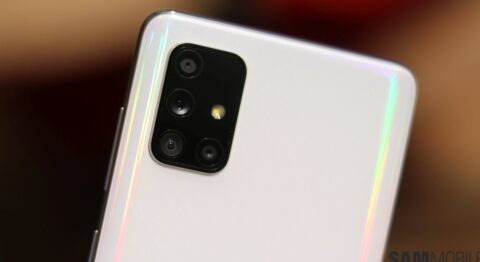 anh-render-op-lung-tiet-lo-so-camera-cua-galaxy-a72-5g-didongviet