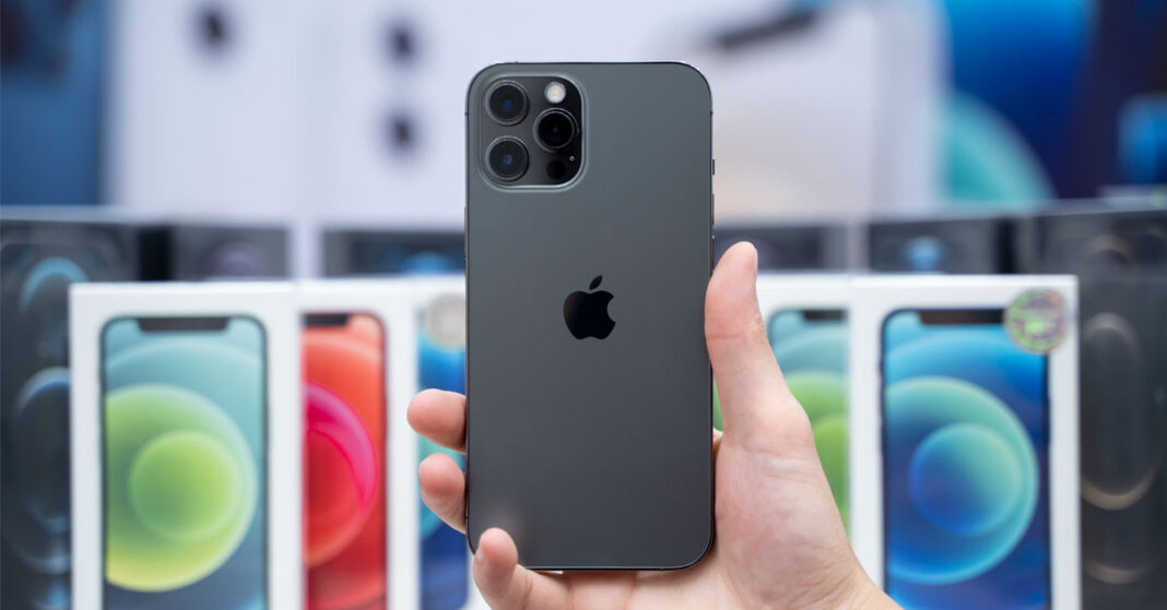 So sánh giá iPhone 12 VN/A và xách tay trên thị trường