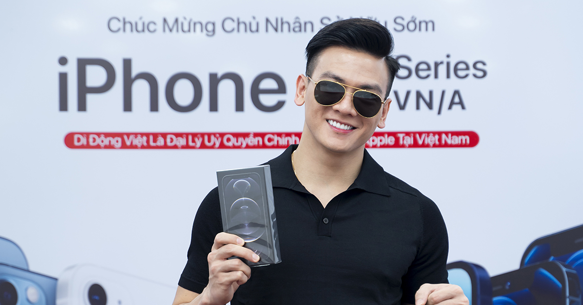 Người mẫu Lê Xuân Tiền Trade-in lên đời iPhone 12 Pro Max tại Di Động Việt