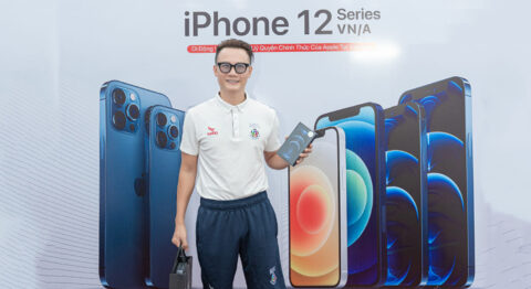 Nam ca sĩ Hoàng Bách đến Di Động Việt lên đời iPhone 12 Pro Max 512GB