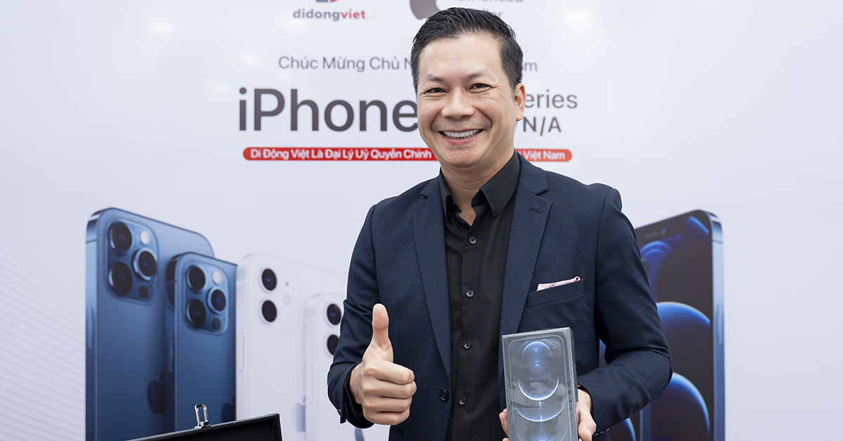 Sau iPhone 11 Pro Max, Shark Phạm Thanh Hưng tiếp tục ghé Di Động Việt sắm iPhone 12 Pro Max