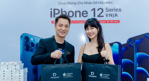 Ca sĩ Đăng Khôi được vợ tặng iPhone 12 Pro Max ngay trong đêm mở bán tại Di Động Việt