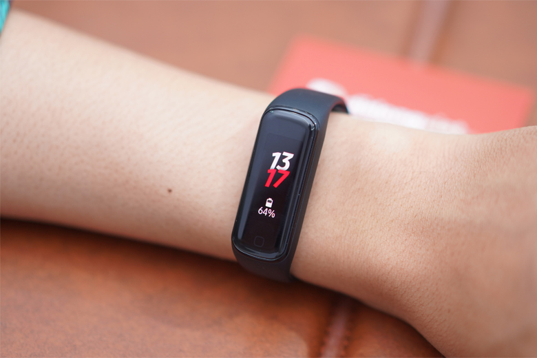 Đánh giá nhanh Samsung Galaxy Fit 2 Giá rẻ hơn nhưng nó có gì nổi bật 2