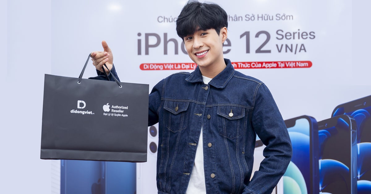 Hot boy Đỗ Nhật Trường “Đập hộp” iPhone 12 Pro Max tại Di Động Việt
