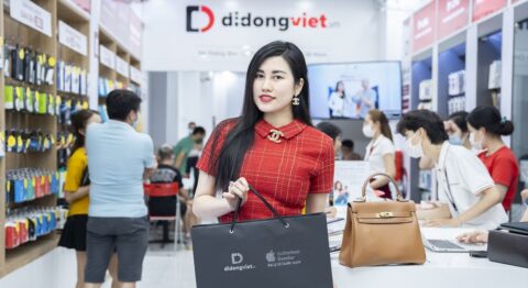 Hoa khôi Emily Hồng Nhung lựa chọn sắm iPhone 12 Pro Max tại Di Động Việt hoa-khoi-emily-hong-nhung-sam-iphone12promax-didongviet