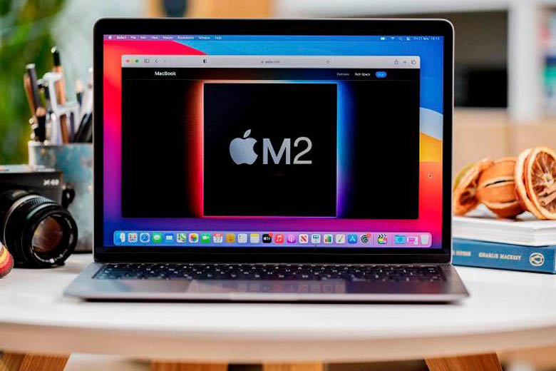 MacBook Pro 2021 được trang bị chip M2 mạnh mẽ