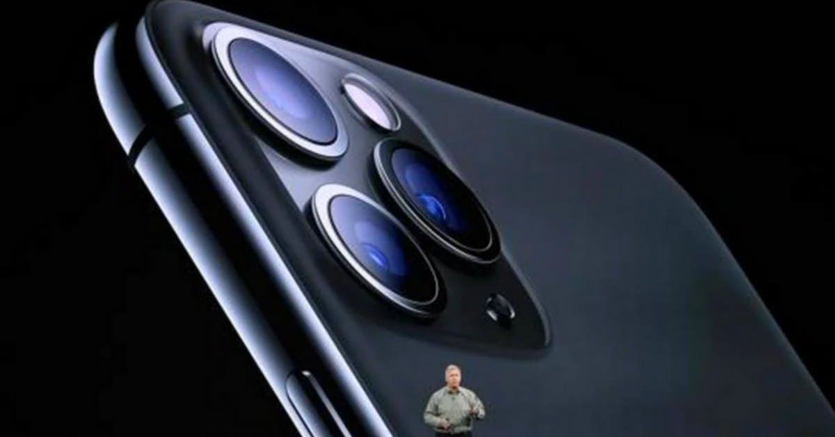 iPhone 13 bất ngờ lộ thêm hình ảnh thật trên tay với cụm camera được thiết kế lại theo kiểu mới
