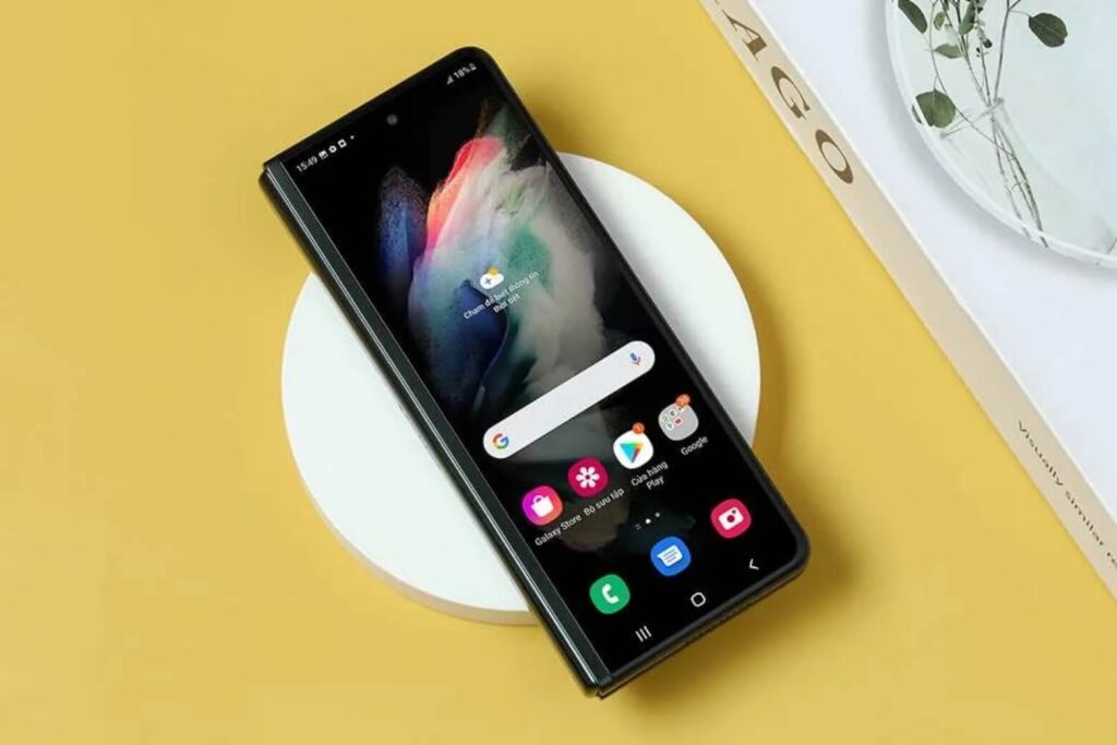 Trên tay nhanh Galaxy Z Fold3: Dùng chip Snapdragon 888, thiết kế tinh tế, kháng nước chuẩn IPX8 8 tren tay nhanh galaxy z fold3 4