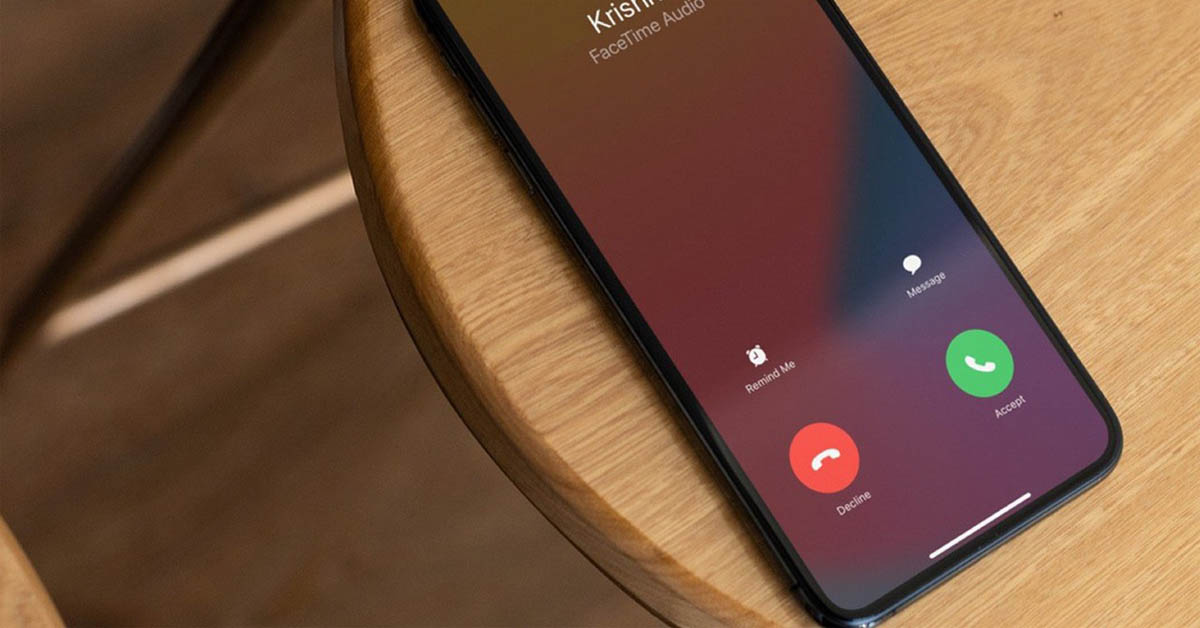 Làm sao để báo cuộc gọi khi đang nghe điện thoại trên iPhone