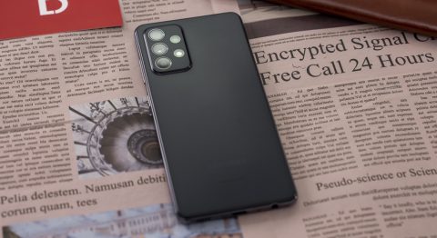 Trên tay Galaxy A52s, thiết kế đẹp lại có camera khủng, hội chụp ảnh sống ảo chắc chắn sẽ mê mệt chiếc điện thoại này
