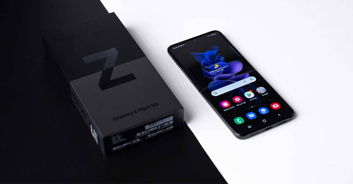 Galaxy Z Flip3 có giá bằng với Galaxy S21 Plus, phải chăng dòng Z Flip sẽ thay thế dòng Galaxy S trong tương lai?