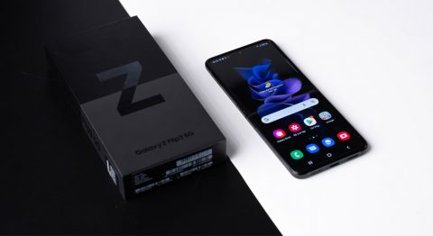 Đánh giá pin Galaxy Z Flip3: Liệu smartphone nhỏ bé này có thể trụ được cả ngày dài hay không? Galaxy Z Flip3