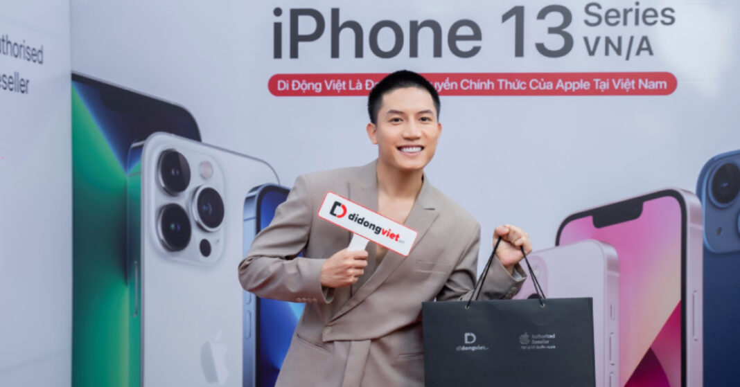 ca sĩ anh tú mua iphone 13 tại di động việt