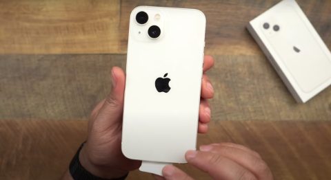 iPhone 13 màu trắng Starlight