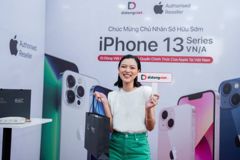 người mẫu Tú Hảo sắm iPhone 13 Pro Max Di Động Việt
