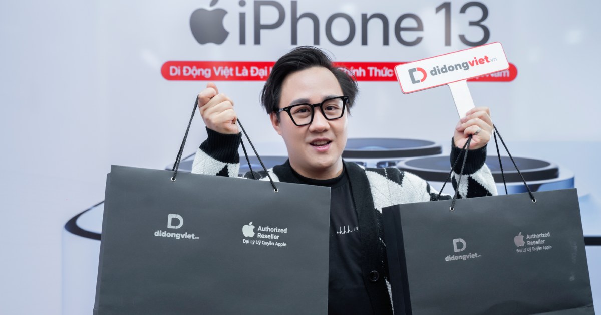 Trung Quân Idol bất ngờ ghé thăm Di Động Việt để lên đời iPhone 13 Pro Max