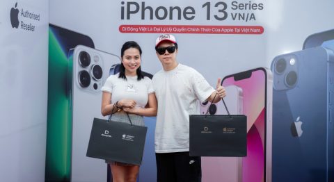 Vợ chồng ca sĩ Lê Hiếu tiếp tục chọn mua iPhone 13 Pro Max tại Di Động Việt Vợ chồng ca sĩ Lê Hiếu tiếp tục chọn mua iPhone 13 Pro Max tại Di Động Việt