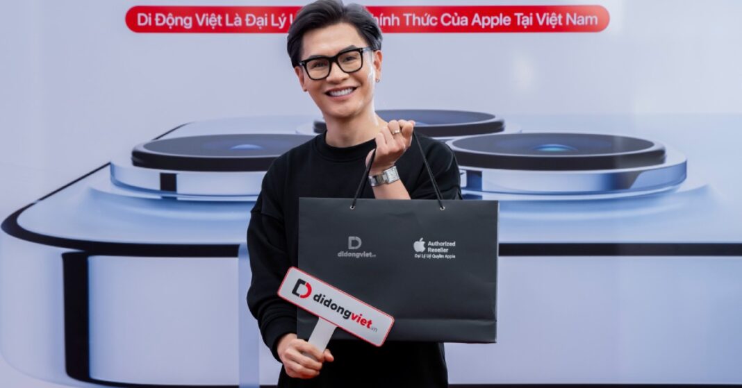 Stylish Nam Trung ghé thăm Di Động Việt để lên đời iPhone 13 Pro Max mới