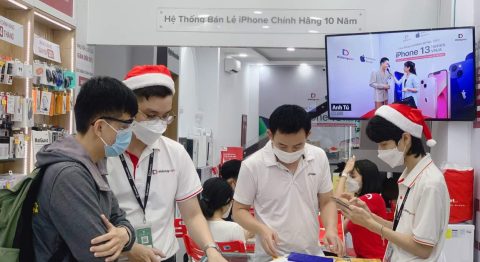 “Xâm nhập” cửa hàng AAR: Khách hàng được chăm sóc chu đáo đúng “style” Apple