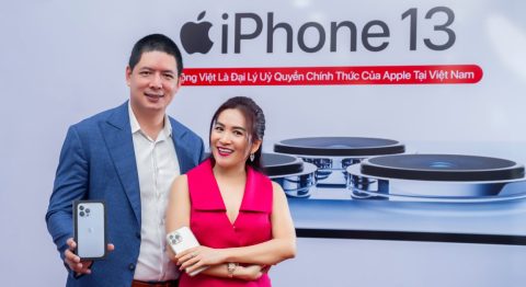 Diễn viên Bình Minh cùng bà xã ghé thăm Di Động Việt lên đời iPhone 13 Pro Max