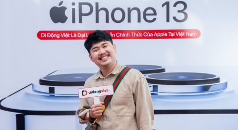 Diễn viên Quốc Khánh hào hứng "chốt đơn" iPhone 13 Pro Max tại Di Động Việt